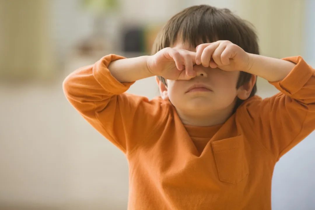 【合肥爱尔】孩子频繁揉眼、眨眼，可能是过敏性结膜炎找上门