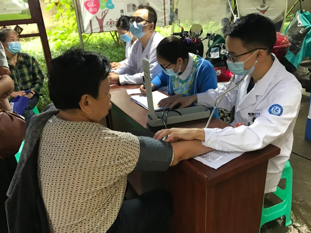 重庆合川宏仁医院积极开展新冠疫苗接种健康评估工作