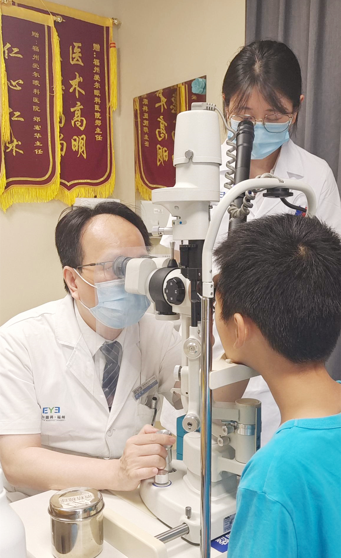 8岁男孩近视1250度，仍在“狂飙”！福州爱尔开展后巩膜加固术拯救“失控”的视力